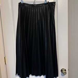 Udel NY Elegant Black leather Pleated Skirt